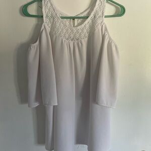 Avon Signature Collection White Lace Cold Shoulder Top / blouse in small petite